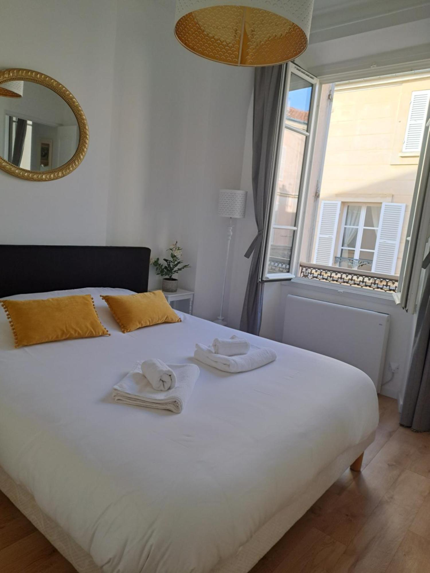 Agreable 2 Pieces - Rue Du Vieux Versailles Buitenkant foto