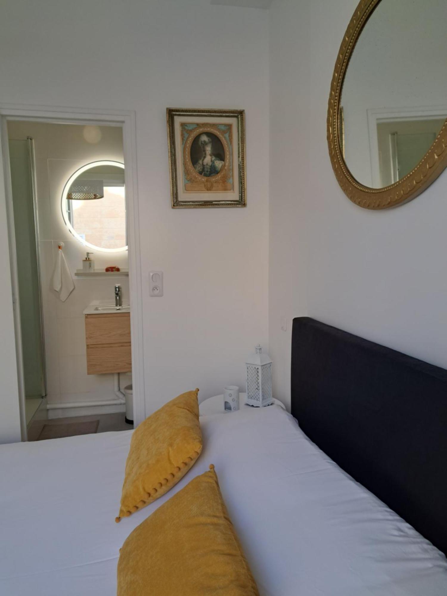 Agreable 2 Pieces - Rue Du Vieux Versailles Buitenkant foto